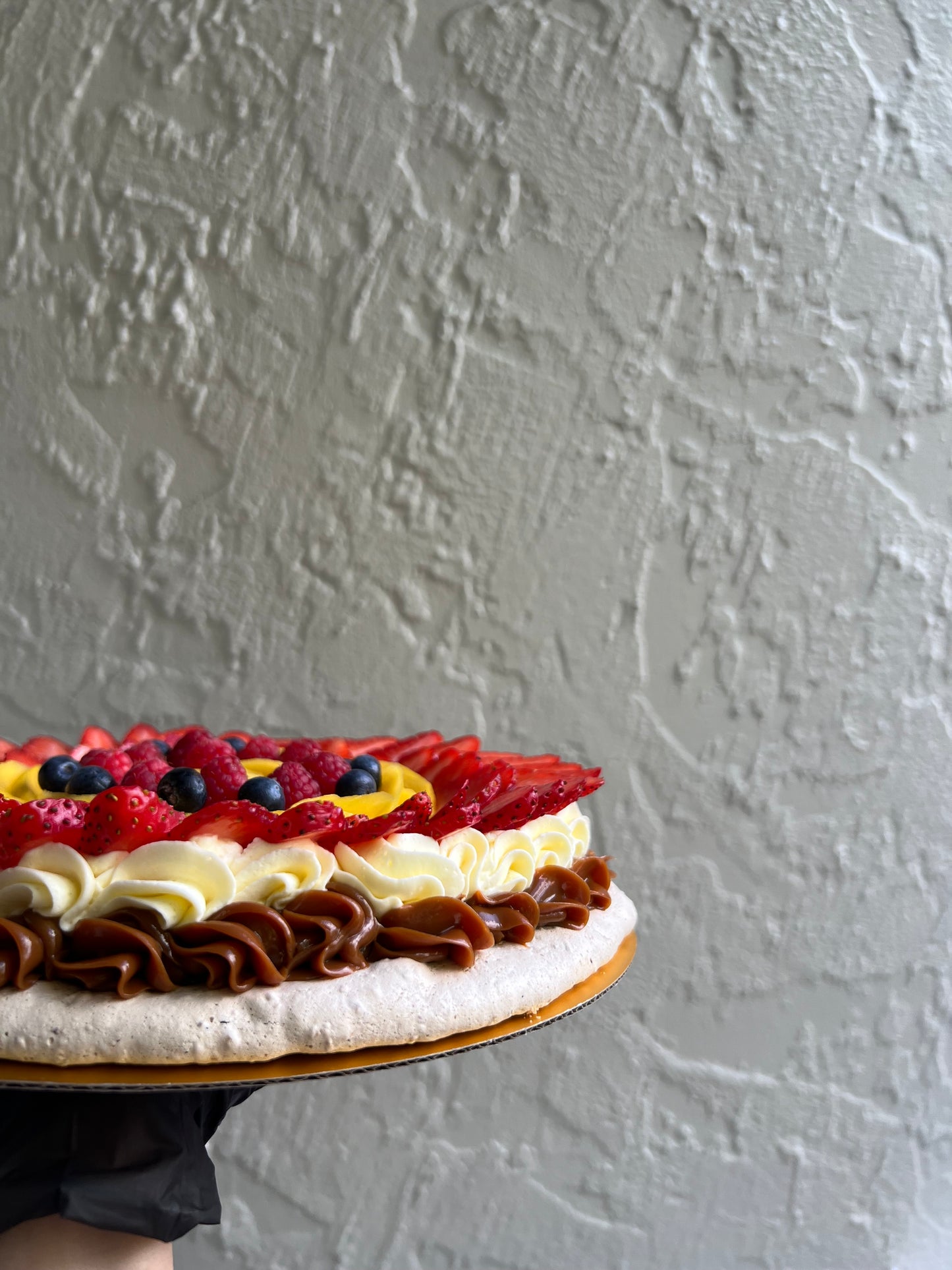 Mango Pavlova