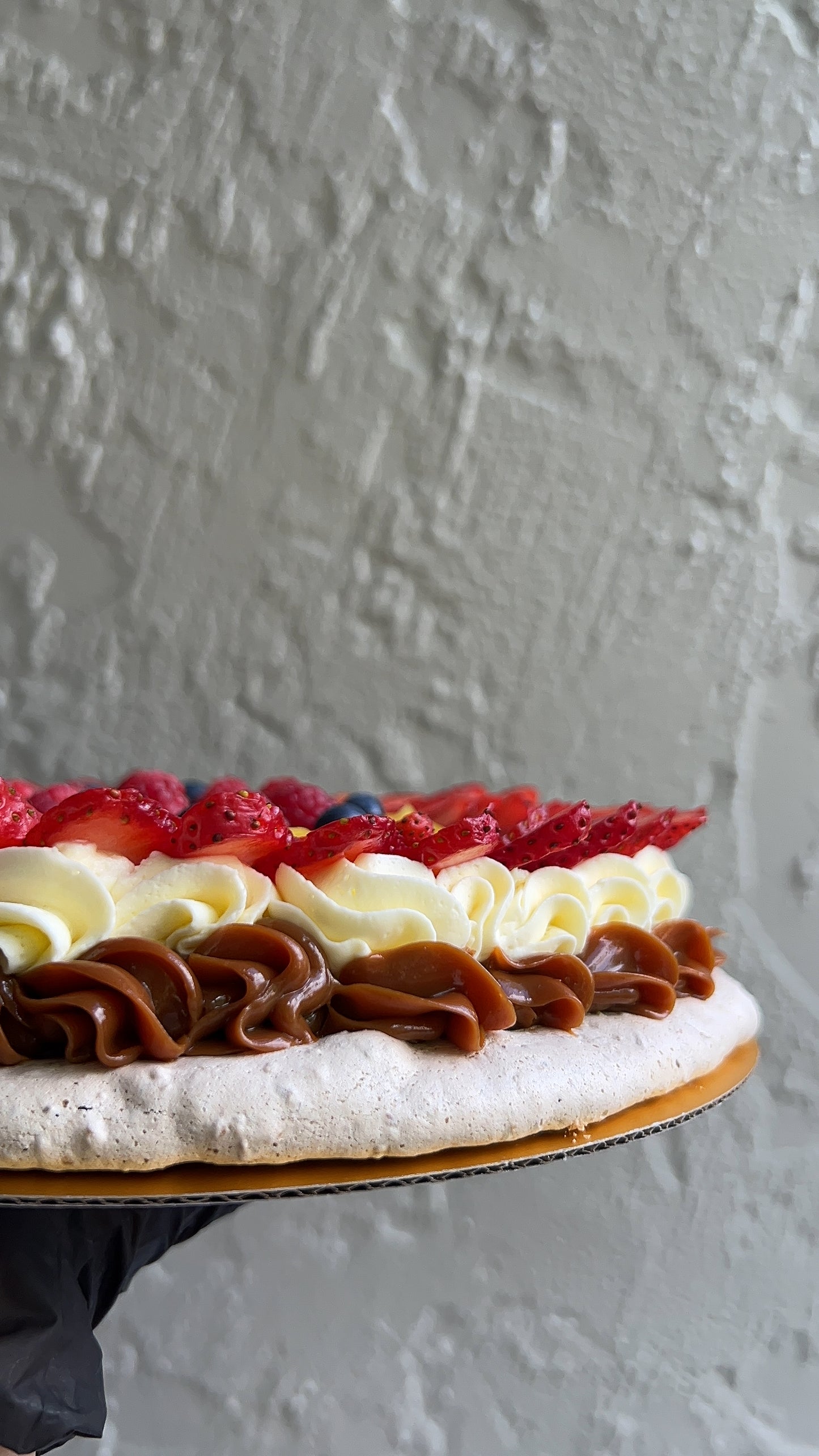 Mango Pavlova