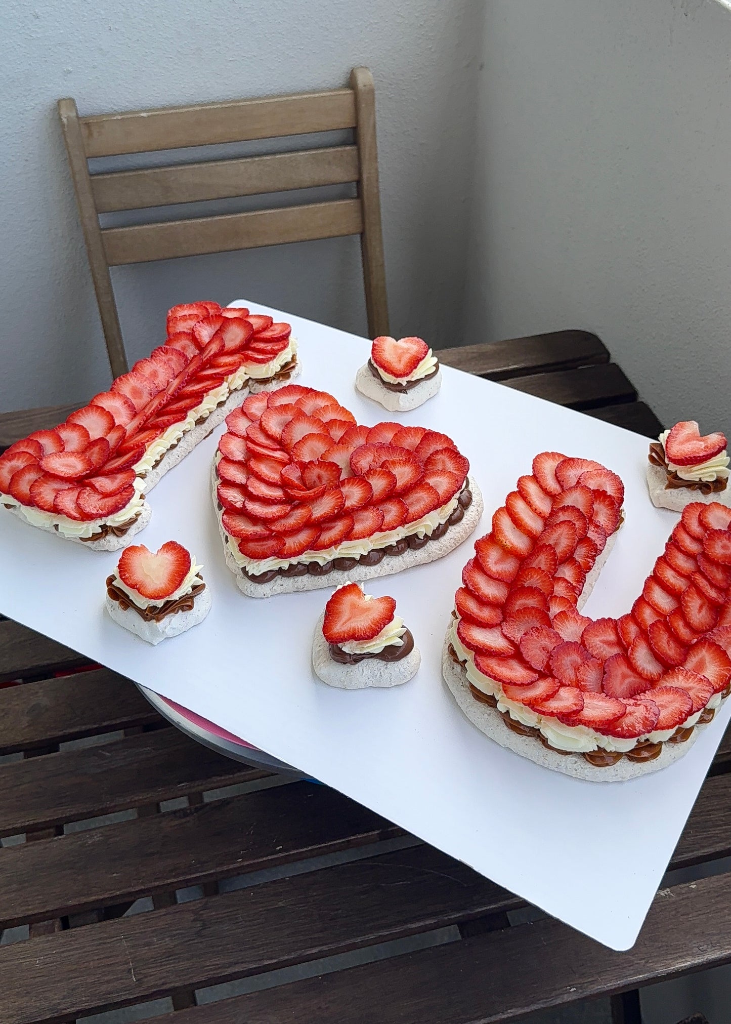 Custom Pavlova I Love You