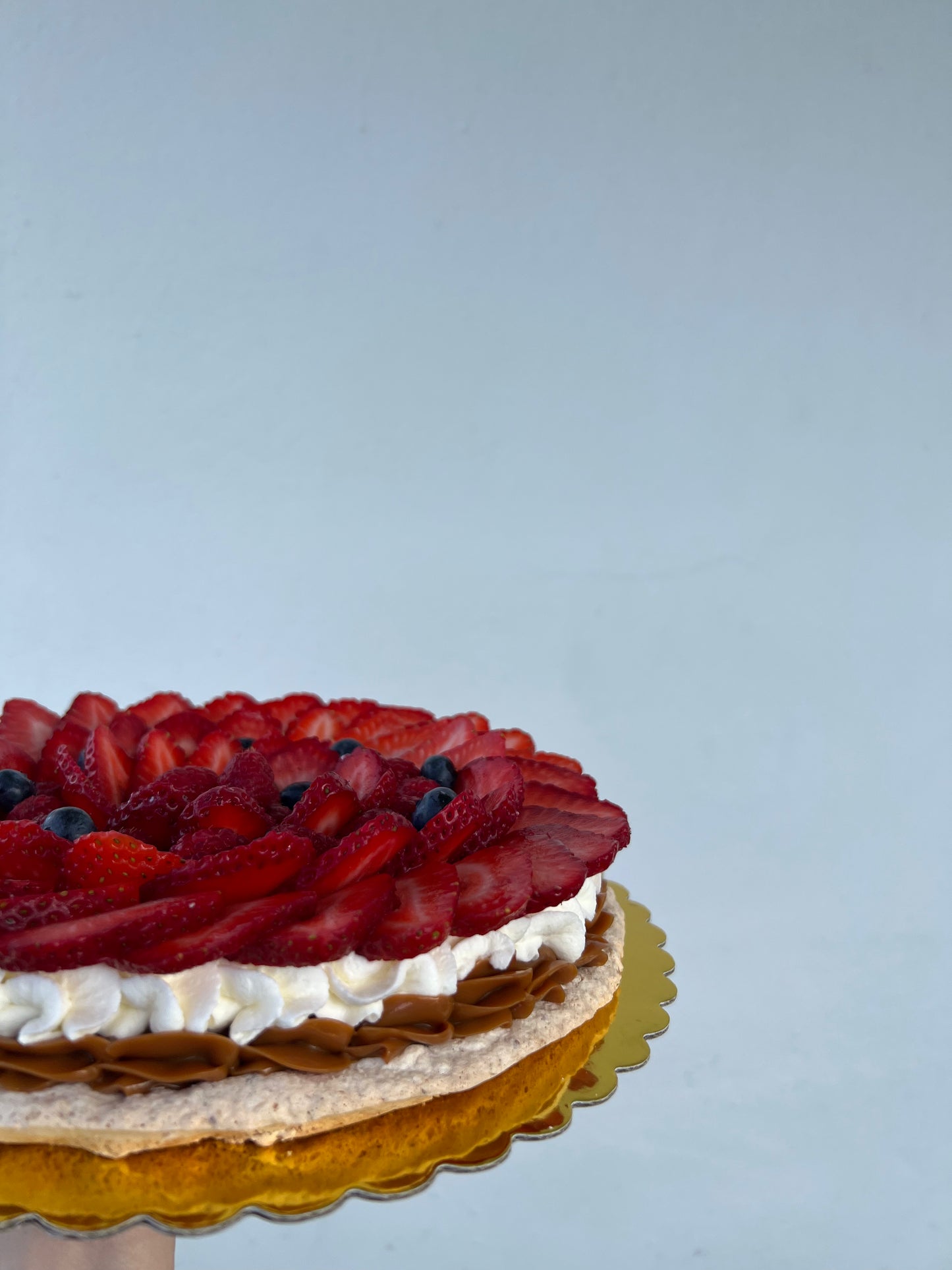 Pavlova Red Fruits