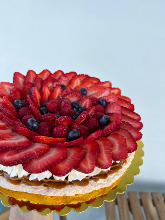 Pavlova Red Fruits