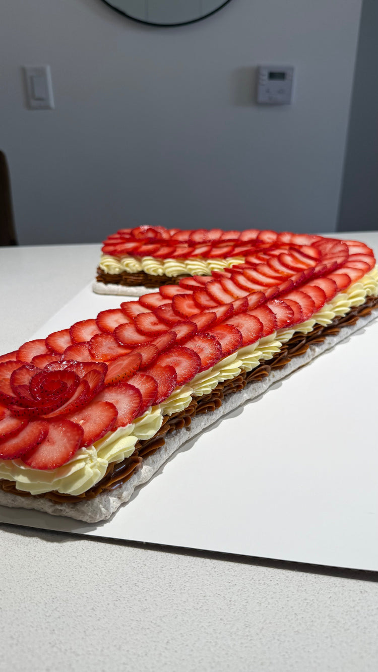 Cakelova letter or number birthday cake – Pavlova by FM Miami