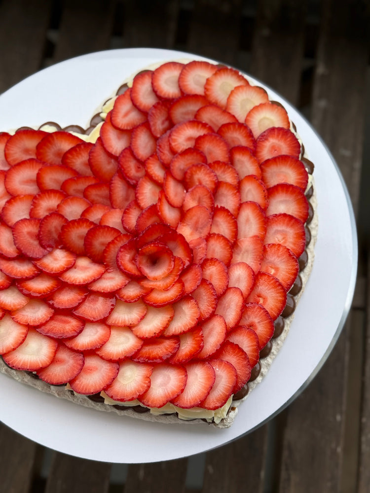 Heart-shaped pavlova – Pavlova by FM Miami