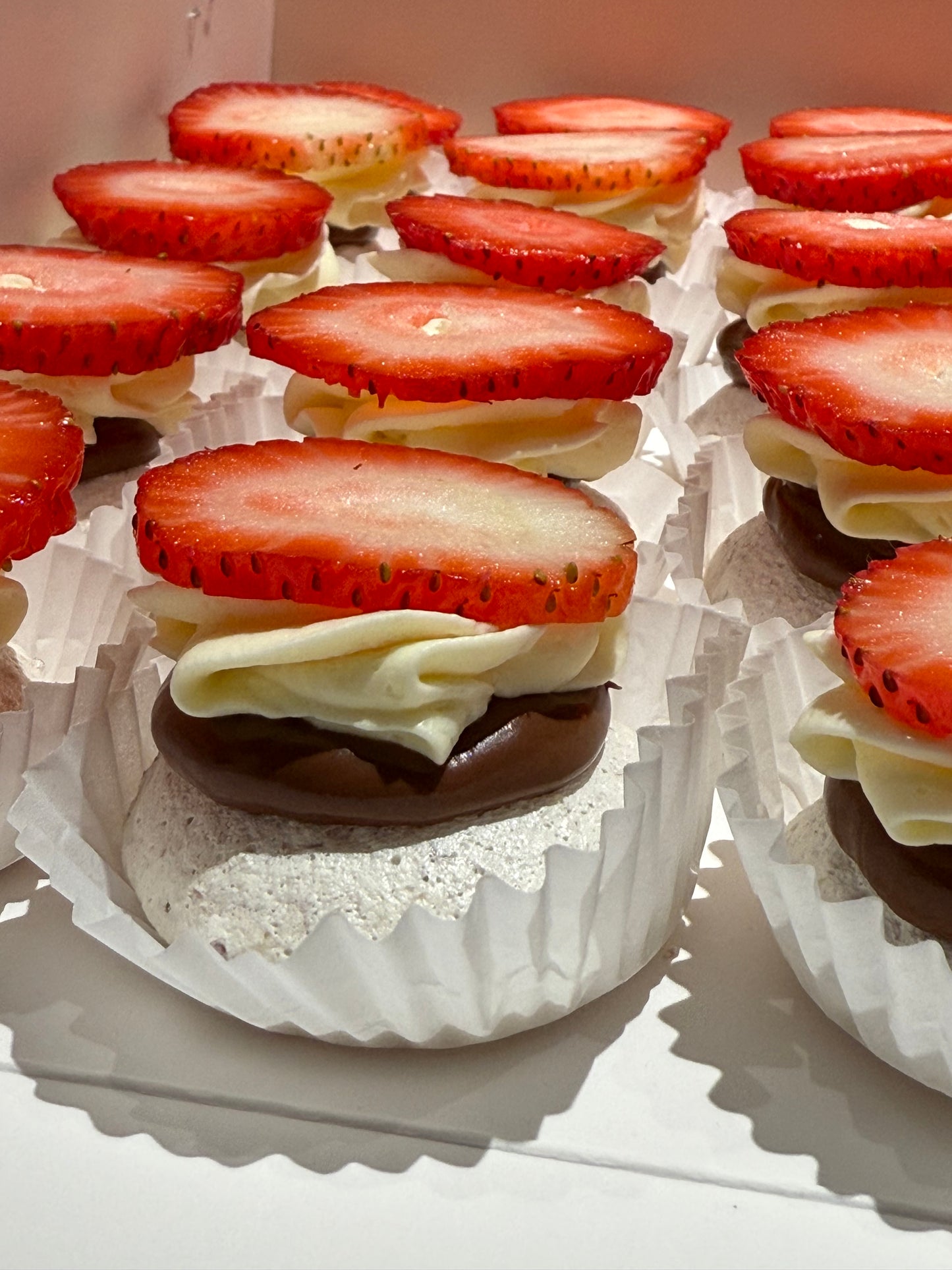 Pavlova bites