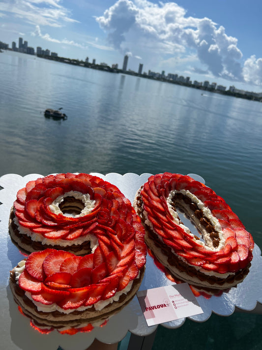 Two-Digit Pavlova · 40 portions – Pavlova by FM Miami