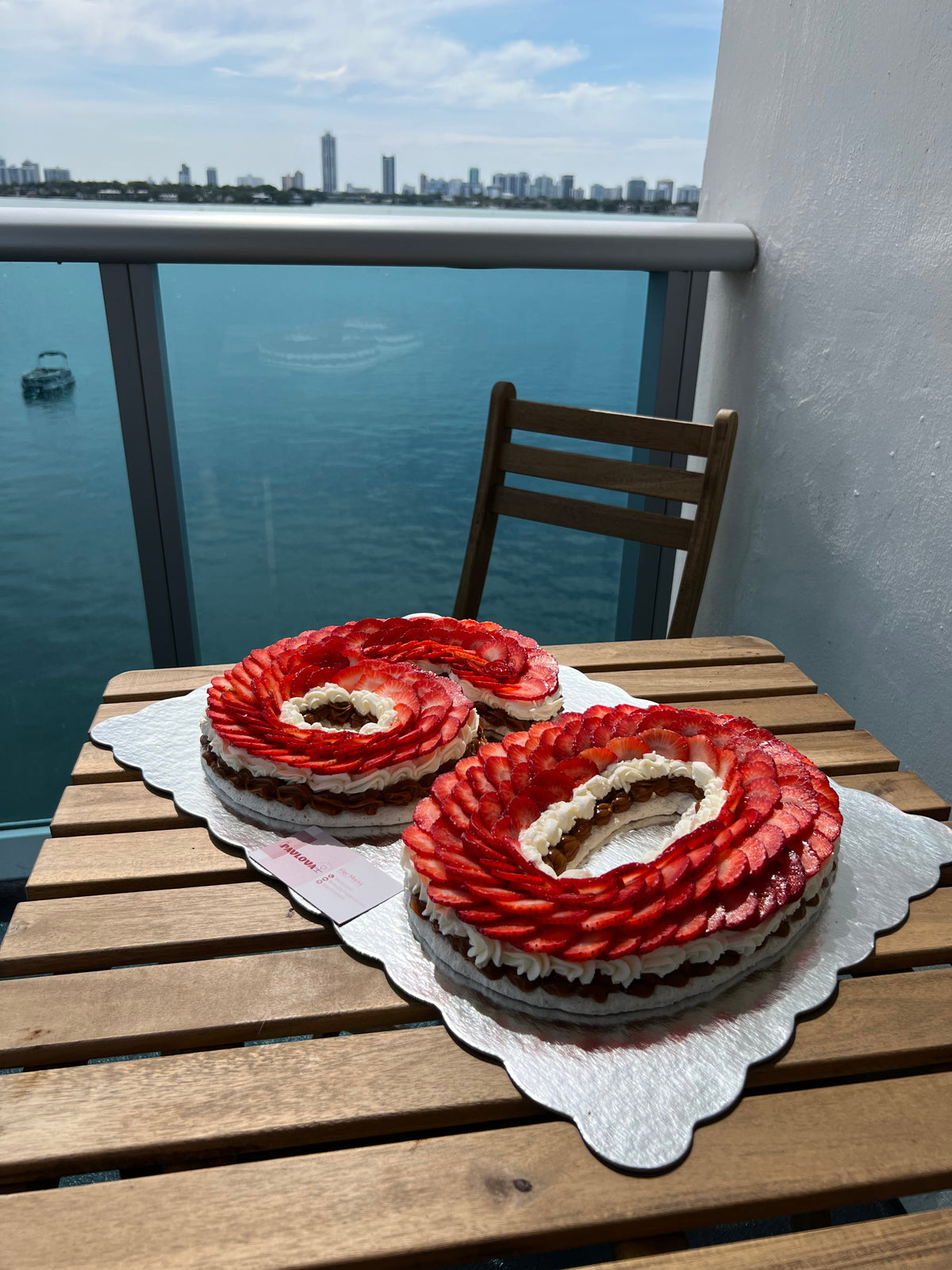 Two-Digit Pavlova · 40 portions – Pavlova by FM Miami