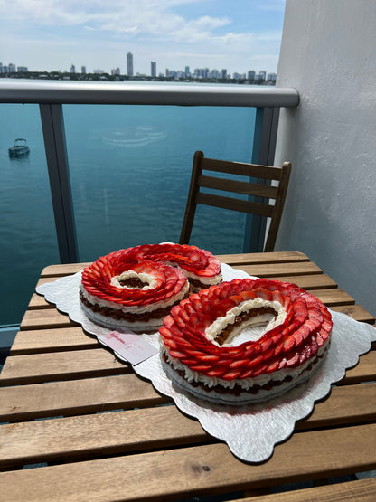 Two-Digit Pavlova · 40 portions – Pavlova by FM Miami
